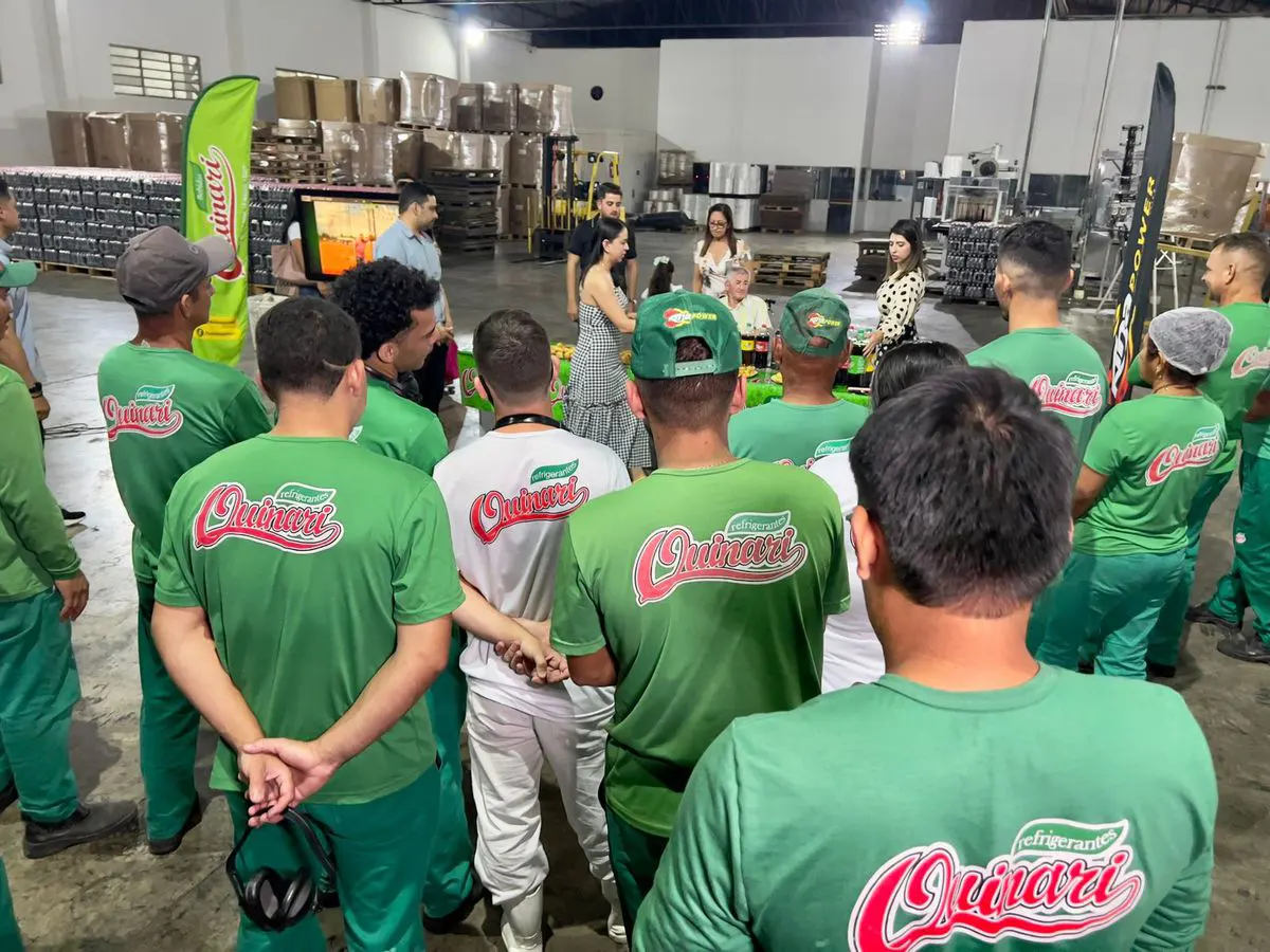 Homenagem ao sr. Antônio Carlos fundador das Bebidas Quinarí