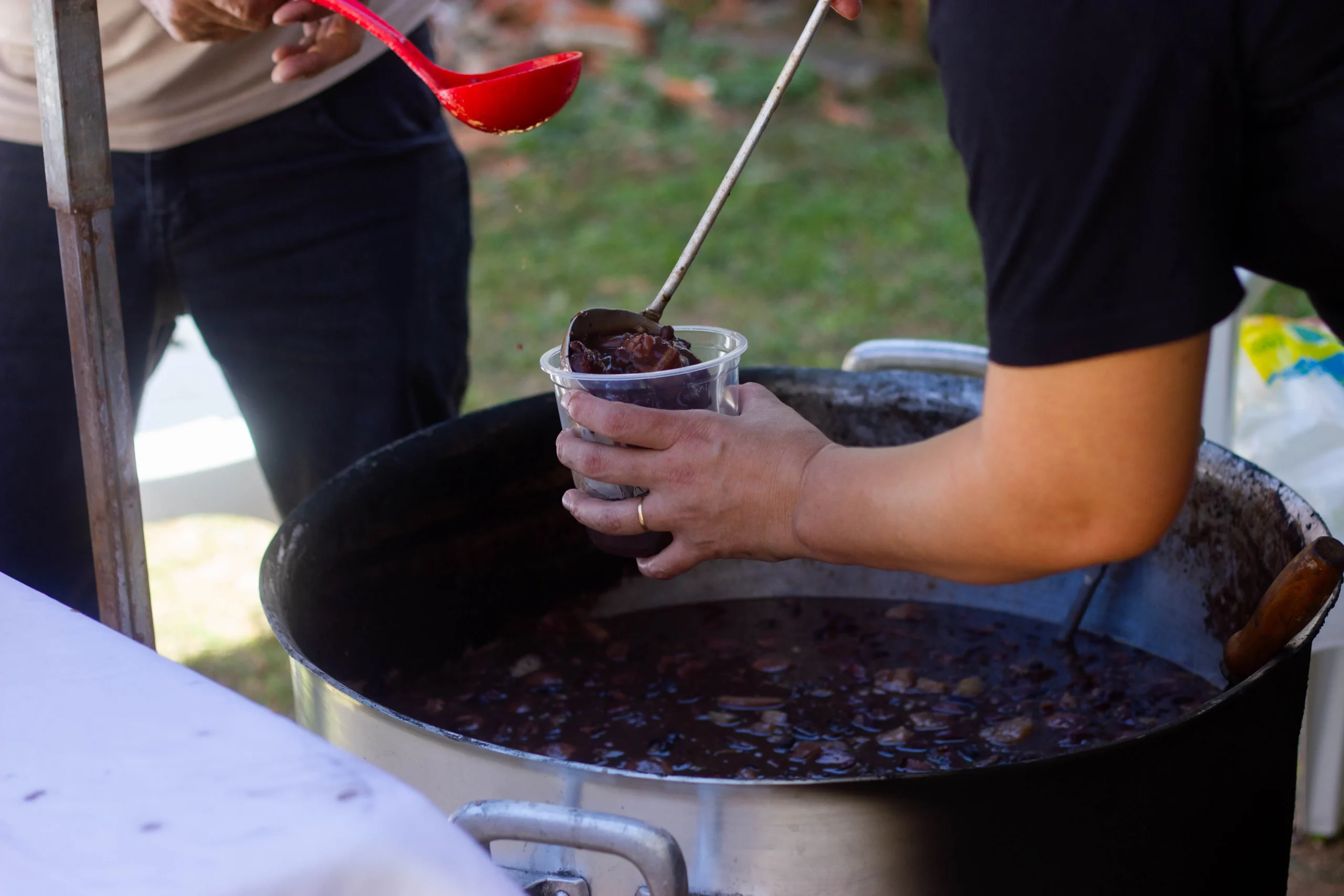 Bebidas Quinarí apoia a II Feijoada da Construção e reforça compromisso com ações que transformam vidas